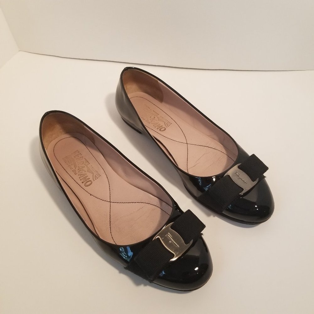 Salvatore Ferragamo Varina Patent Leather Ballet Flats Size 7 Made in Italy